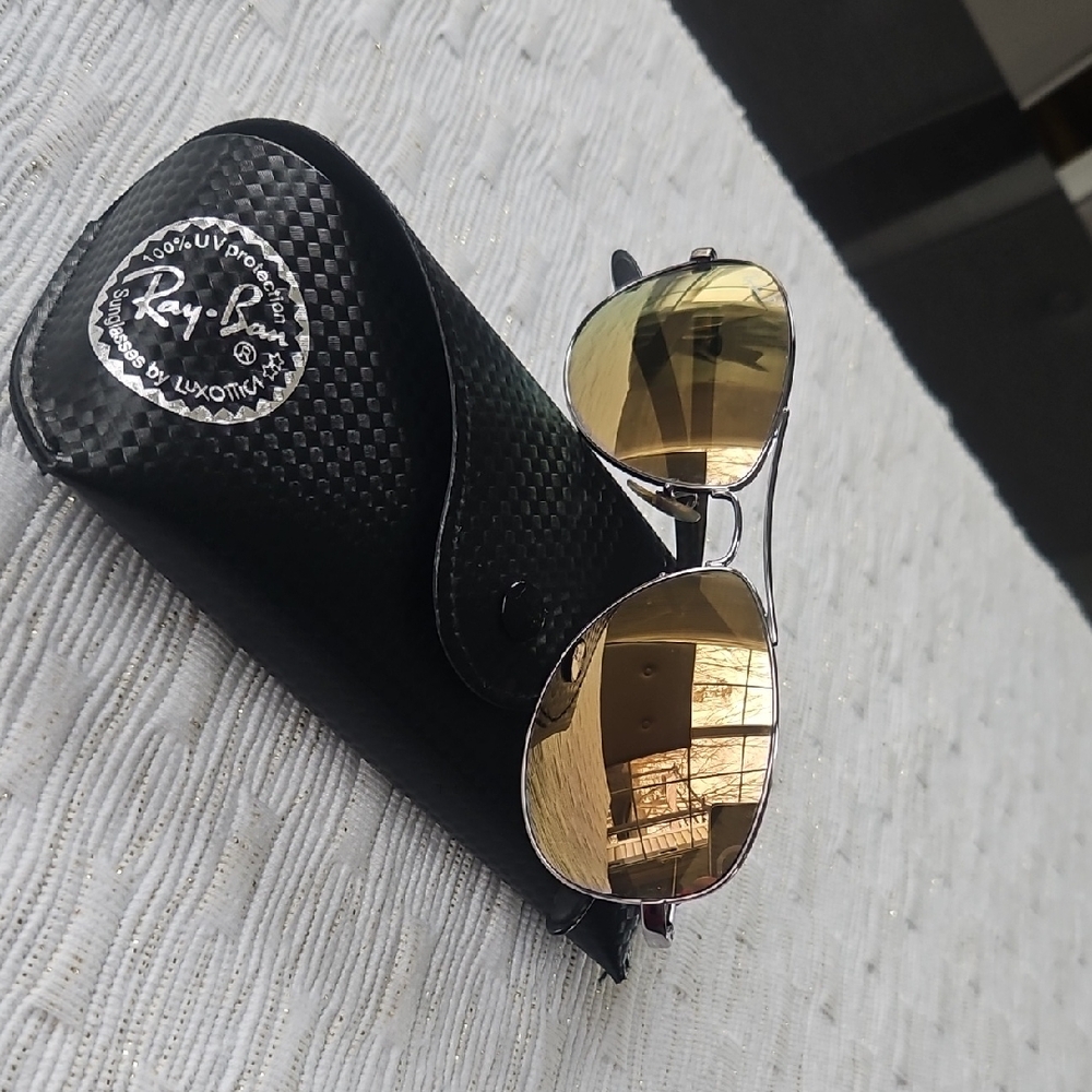 Ray-Ban Gold Mirror Aviator Sunglasses